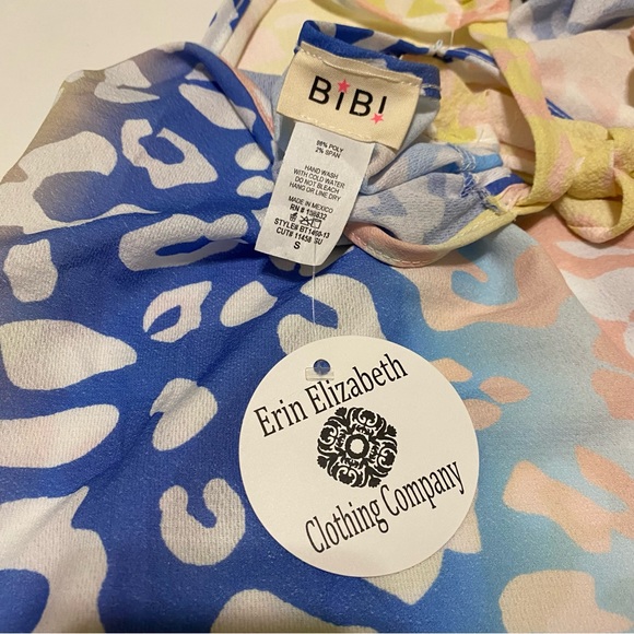 ⭐️ Bini floral top size small - Picture 4 of 6